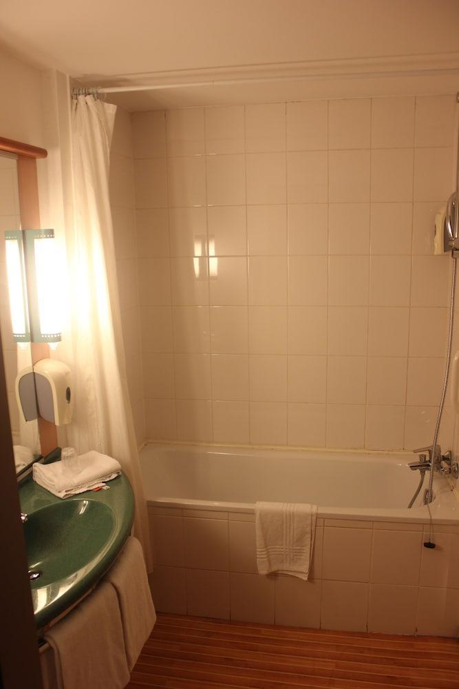 B&B Hotel Mons Gare Εξωτερικό φωτογραφία
