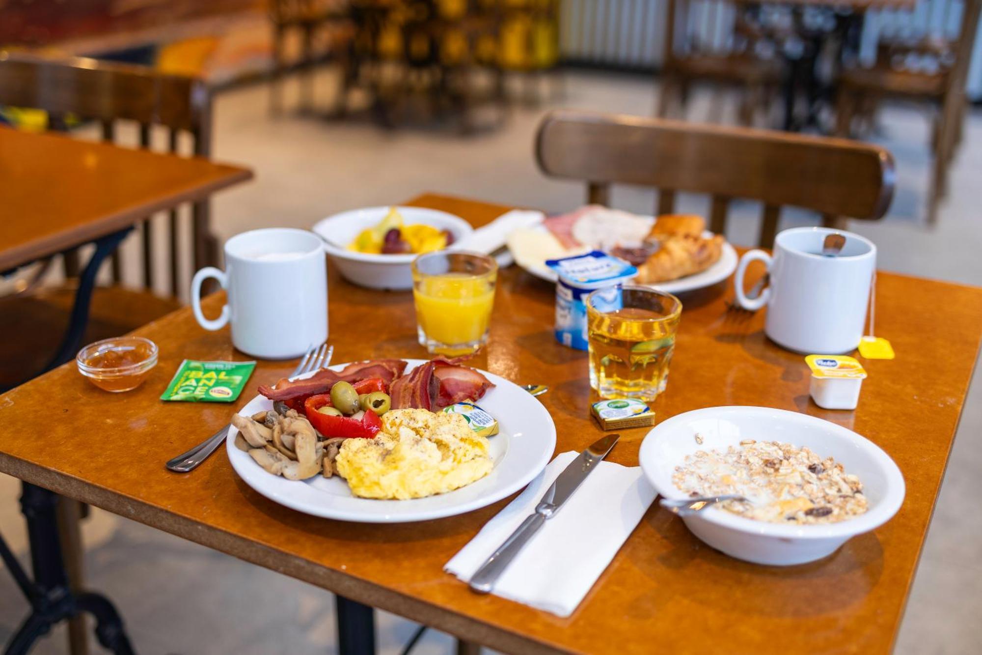 B&B Hotel Mons Gare Εξωτερικό φωτογραφία