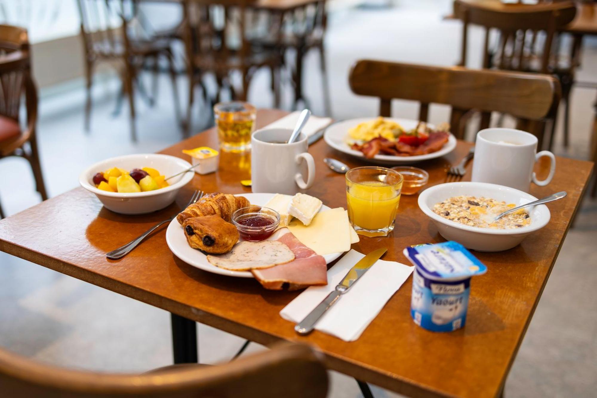 B&B Hotel Mons Gare Εξωτερικό φωτογραφία